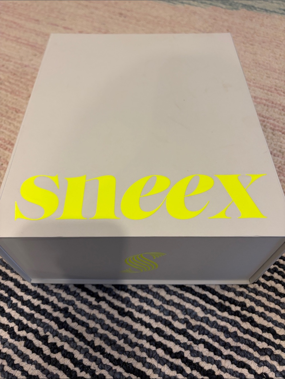 Sneex Two Strap Ivory Plush - Picture 3 of 5
